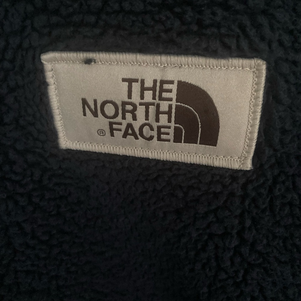MENS XXL. The North Face Super Warm pullover.